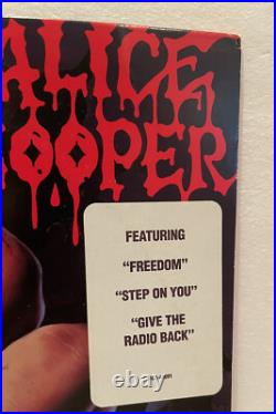 Alice Cooper Raise Your Fist and Yell Signed Autographed Vinyl Album Record Alice Cooper Raise Your Fist and Yell Signed Autographed Vinyl Album Record