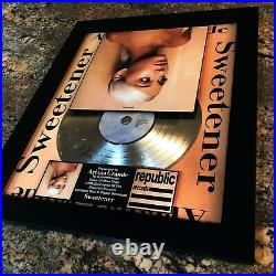 Ariana Grande (SWEETENER) CD LP Record Vinyl Album Music Signed Autographed