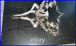 Avril Lavigne Signed Vinyl Album Head Above Water