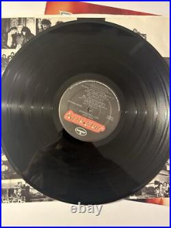 BON JOVI Signed 7800 Fahrenheit Vinyl Record Album Autographed By Four 4 Members BON JOVI Signed 7800 Fahrenheit Vinyl Record Album Autographed By Four 4 Members