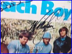 Band Signed by 5 Autographed Best of The Beach Boys Album Capitol D1 2706 JRR