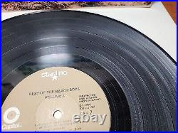 Band Signed by 5 Autographed Best of The Beach Boys Album Capitol D1 2706 JRR