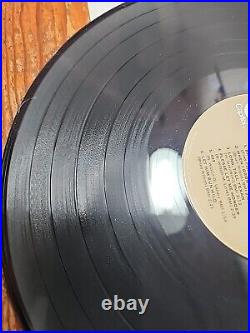 Band Signed by 5 Autographed Best of The Beach Boys Album Capitol D1 2706 JRR