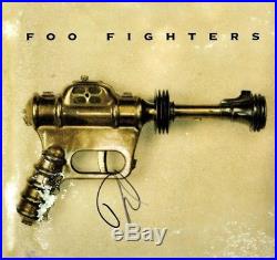 Dave Grohl Signed Foo Fighters Debut Album with JSA COA #T09750 Nirvana Gun Vinyl