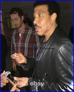 Lionel Richie Signed Vinyl Album Can't Slow Down with proof