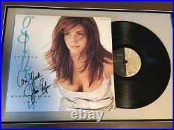 SIGNED Framed Gloria Estefan vinyl Album Hold Me Thrill Me Kiss Me
