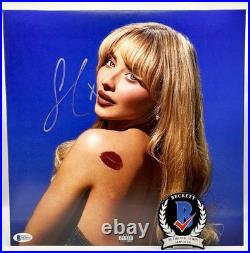 Sabrina Carpenter Beckett Autographed Vinyl Short n' Sweet LP Light Sky Blue Sabrina Carpenter Beckett Autographed Vinyl Short n' Sweet LP Light Sky Blue