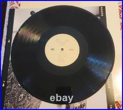 WEEZER signed vinyl album RIVERS CUOMO Excellent condition